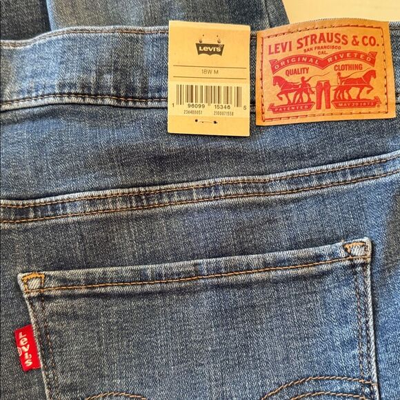 Levi’s Midrise Straight Leg Jeans, Size 18W, NWT - Picture 8 of 8
